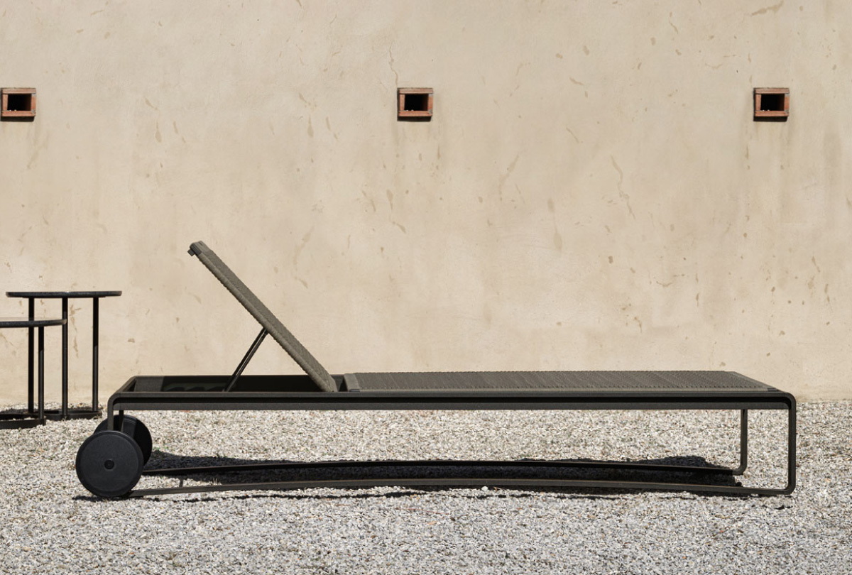 Guell by simplysofas.in